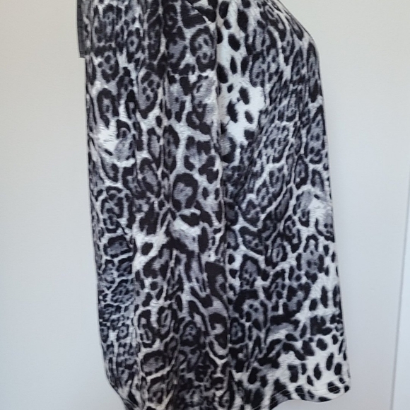 TRÏBE Cotton Blend Black & White Long Sleeve Leopard Print Top Size XL NWT - Picture 4 of 5